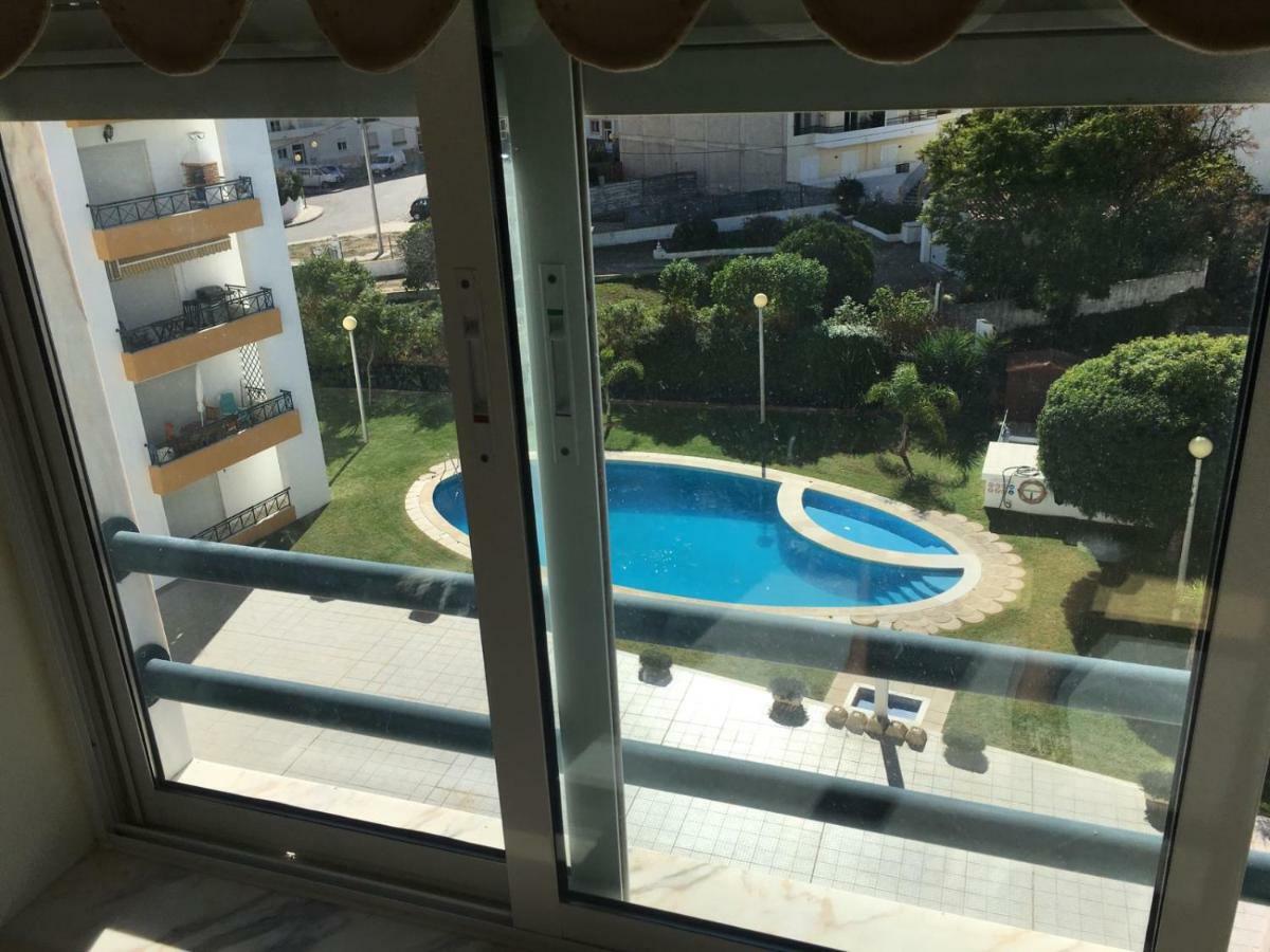 Quiet Apartment Overlooking The Swimming Pool Armação de Pêra 外观 照片