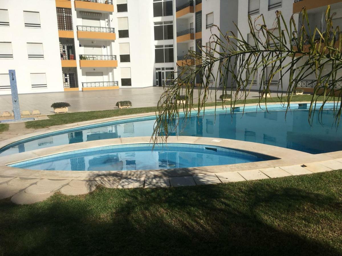 Quiet Apartment Overlooking The Swimming Pool Armação de Pêra 外观 照片