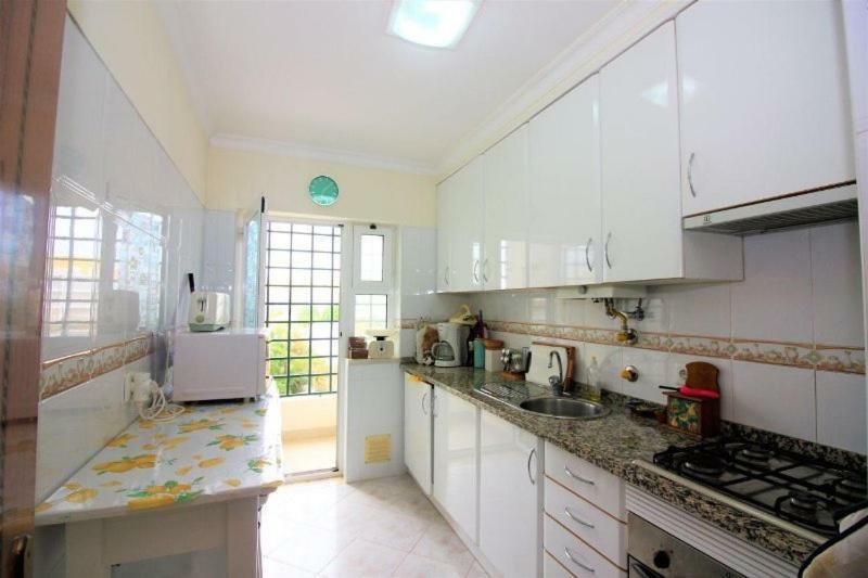 Quiet Apartment Overlooking The Swimming Pool Armação de Pêra 外观 照片